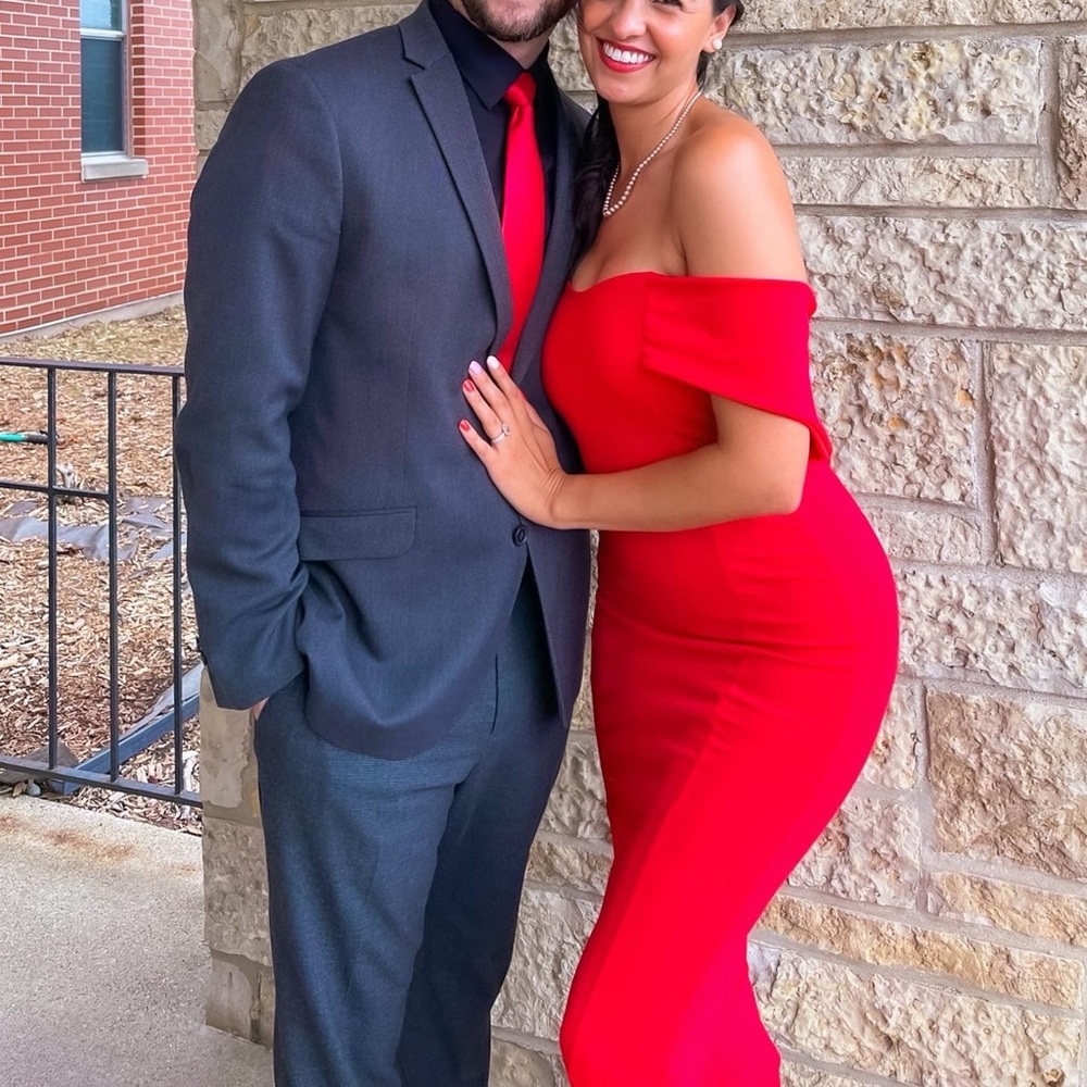 PrettyLittleThing Off the Shoulder Red Bodycon Dress - Size 4